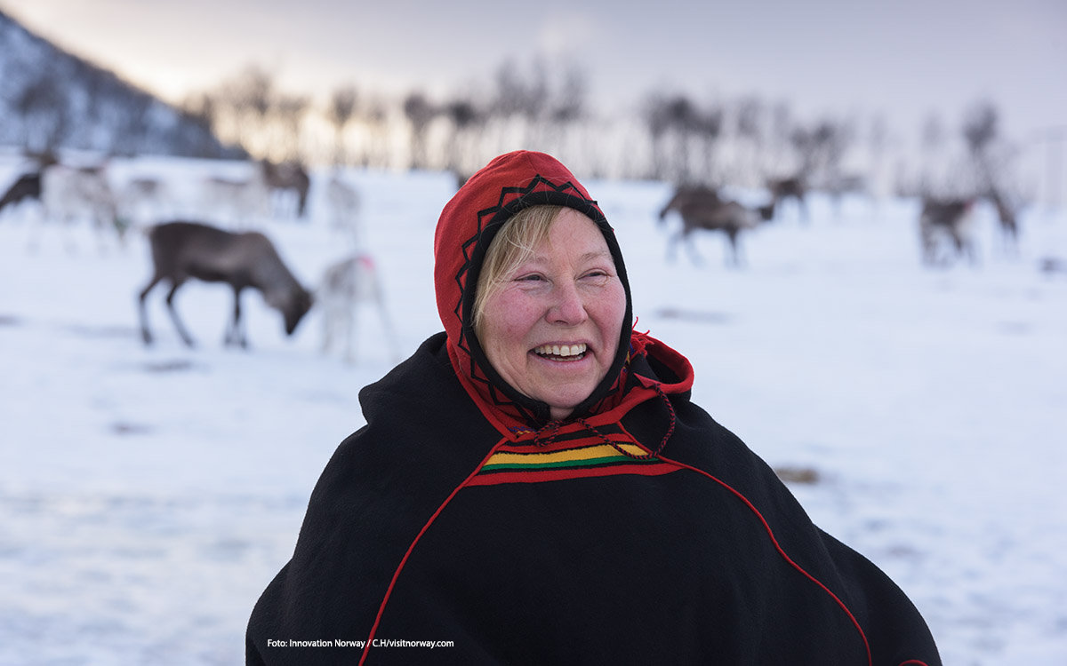 <p>In de winter wordt een groot deel van Noorwegen omgetoverd tot een waar sneeuwparadijs. Maar het leven van mens en dier gaat gewoon door. Na een winters avontuur lekker opwarmen bij het haardvuur! Wil jij jouw eigen Norway Story delen? Doe <a href="http://columbusmagazine.nl/visit-norway#win">hier</a> mee met onze winactie!</p> foto