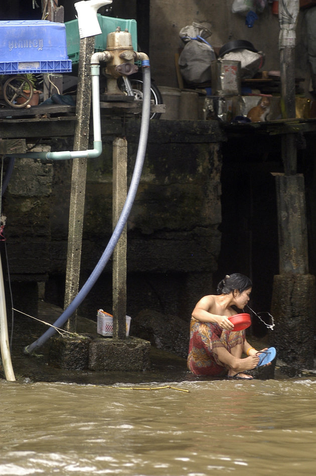 wassen in de Chao Phraya