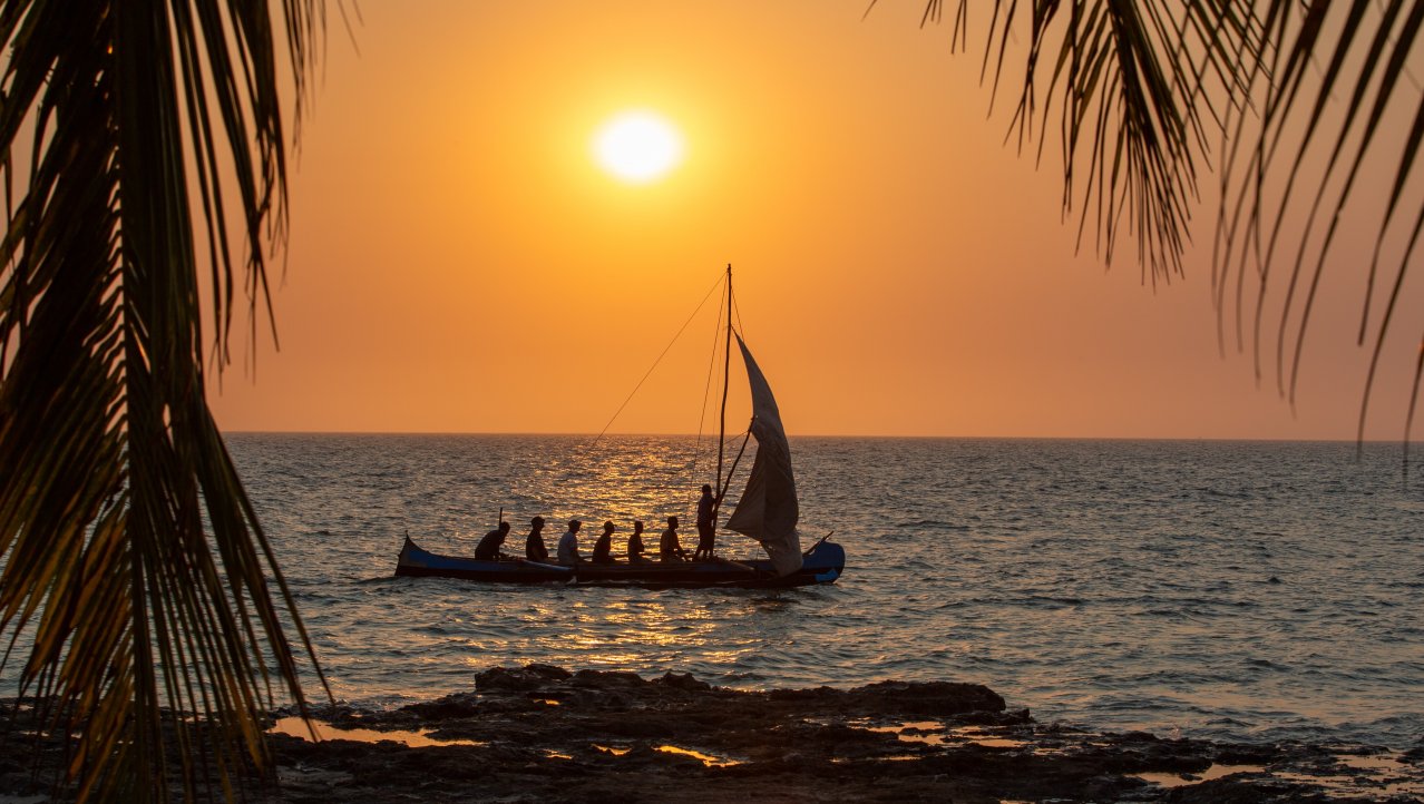 Boot bij zonsondergang in Ifaty