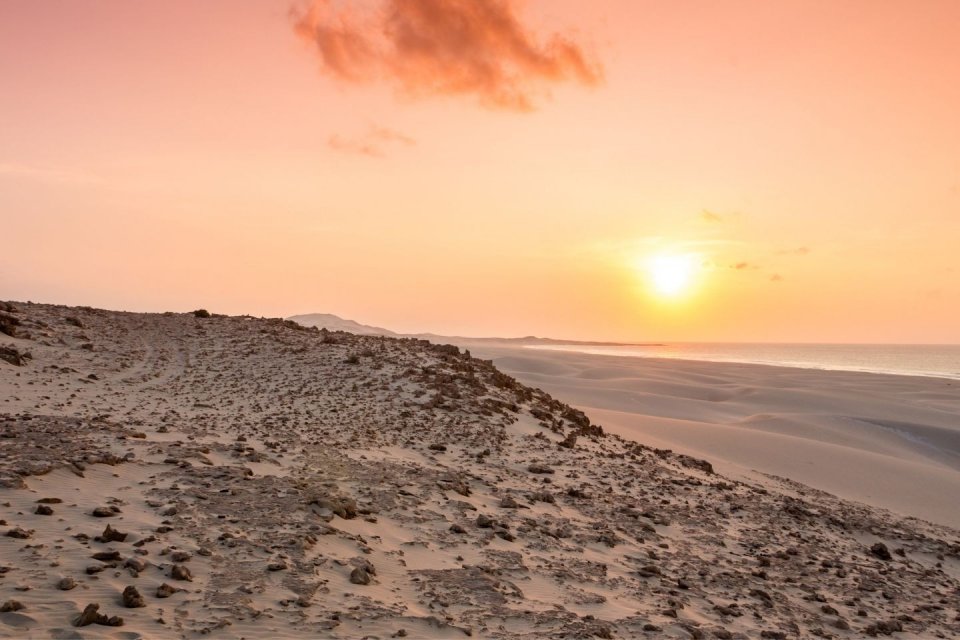 Wandeltochten - het strand Praia da Chave - Kaapverdische eilanden - Getty Images
