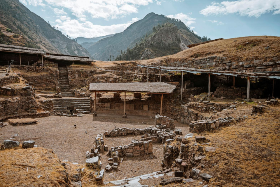 Het meer dan drieduizend jaar oude tempelcomplex Chavín de Huántar is één van de oudste religieuze centra van de Andes. Foto: Björn Snelders