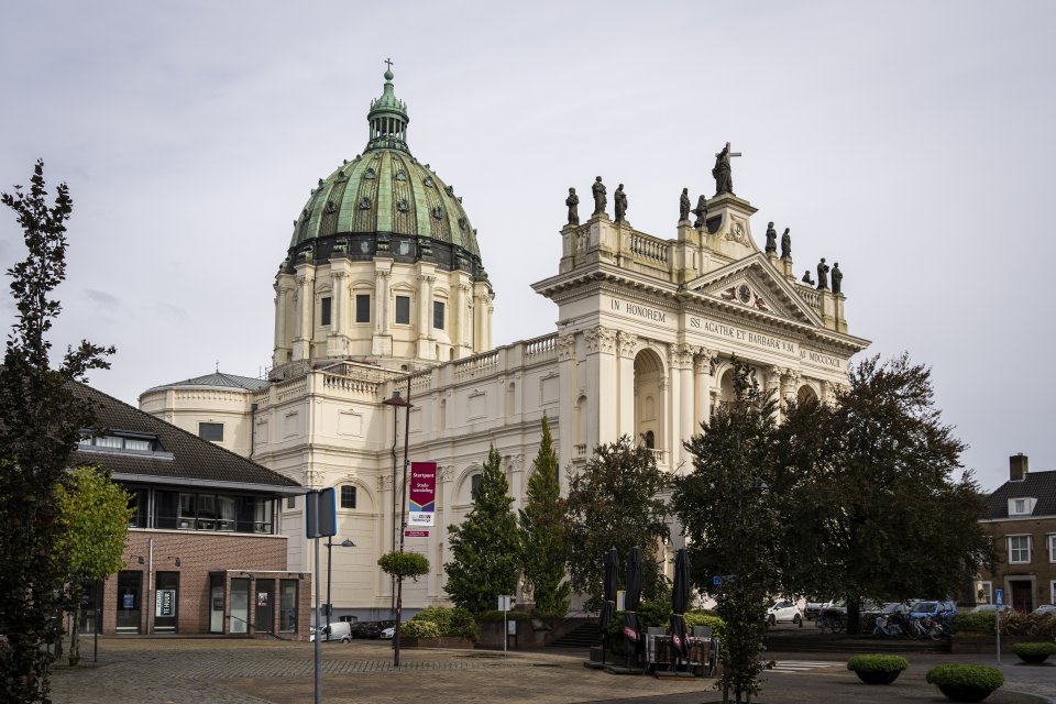 Meest iconische bouwwerken van Nederland: De Basiliek van de Heiligen Agatha en Barbara. Foto: ANP / Hollandse Hoogte / Tobias Kleuver