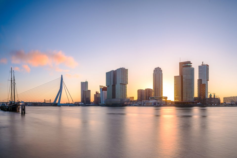 Meest iconische bouwwerken van Nederland: Erasmusbrug in Rotterdam. Foto: Getty Images