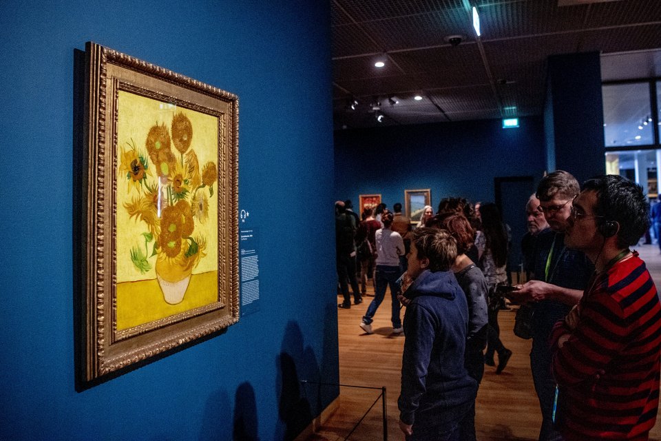 Meest bijzondere kunstwerken en musea in Nederland: Zonnebloemen van Vincent van Gogh. Foto: ANP/ Robin Utrecht