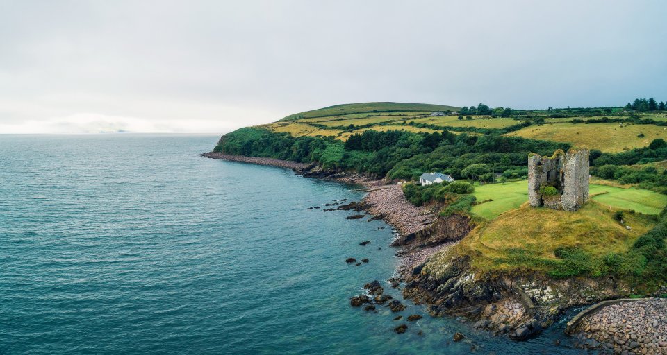 9 creepy plekken voor Halloween: Minard Castle, Ierland. Foto: Getty Images