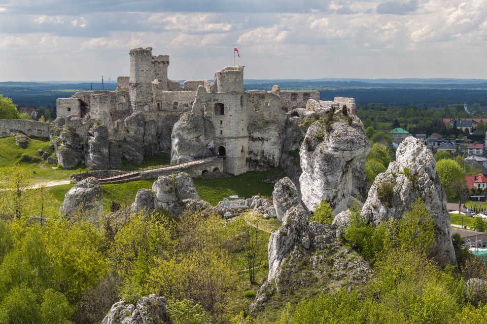 9 creepy plekken voor Halloween: Ogrodzieniec Castle, Polen. Foto: Getty Images