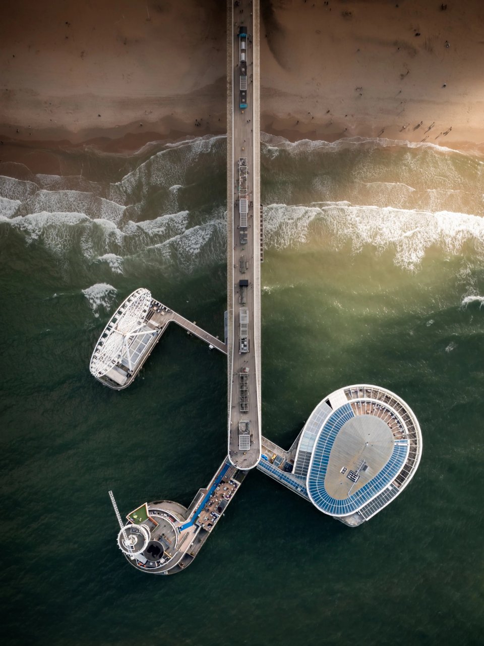 Runner up Dronefotowedstrijd 2024 categorie Binnenland: Pier van Scheveningen, door Aram Valken