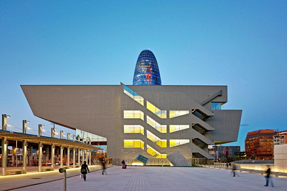 Tips voor je stedentrip Barcelona: Museu del Disseny de Barcelona. Foto: Getty Images