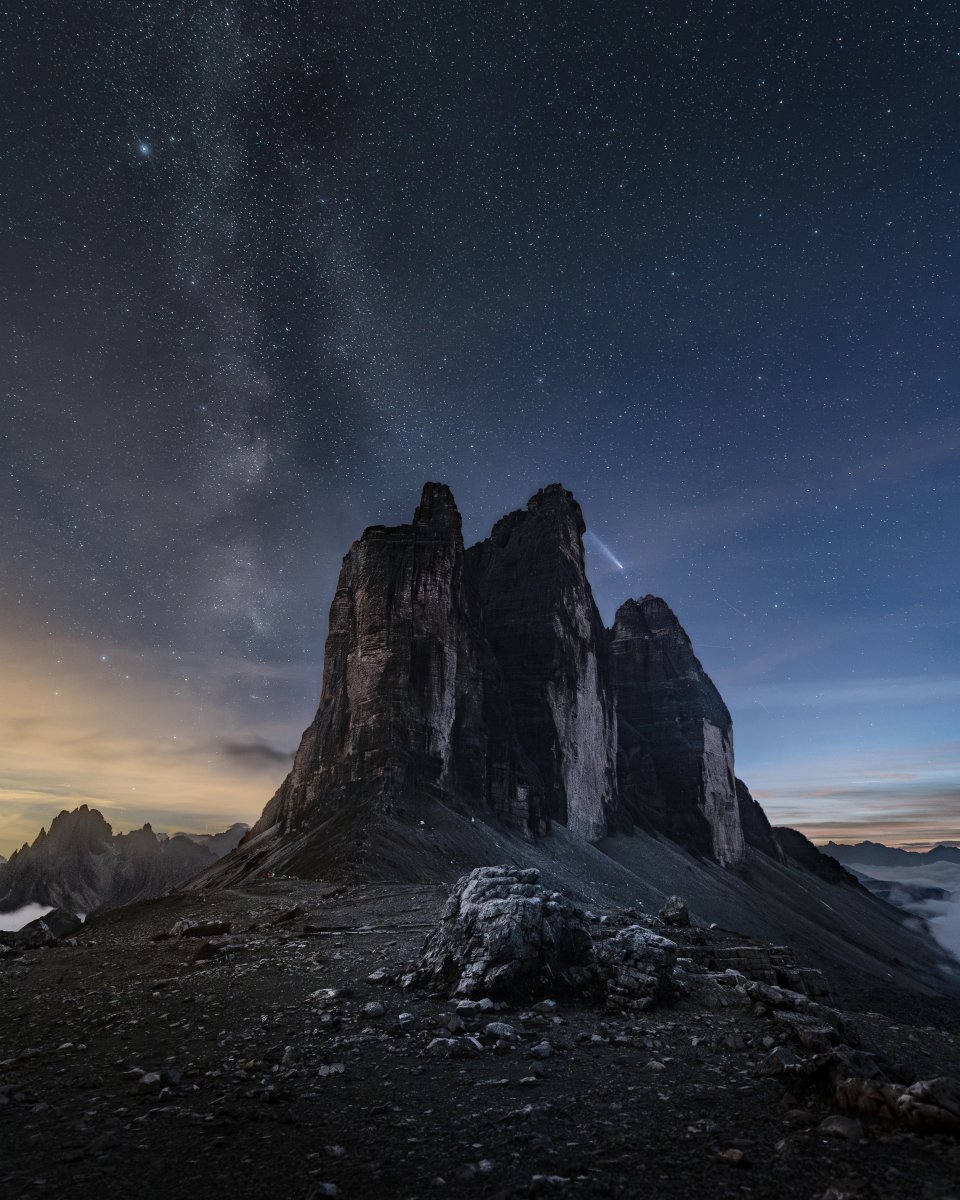 C/2023 A3 komeet boven de Tre Cime in Italië - door Victor Bruinen