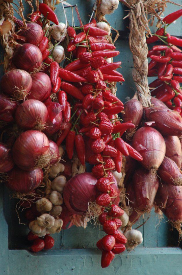 Calabria - rode uien, pepertjes 