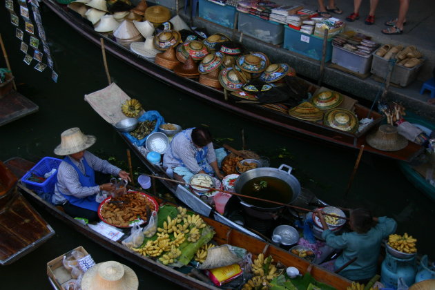 Damnoen Saduak Floating Market