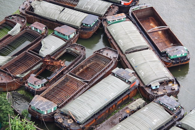 Zandschuiten op de Chao Phraya-rivier