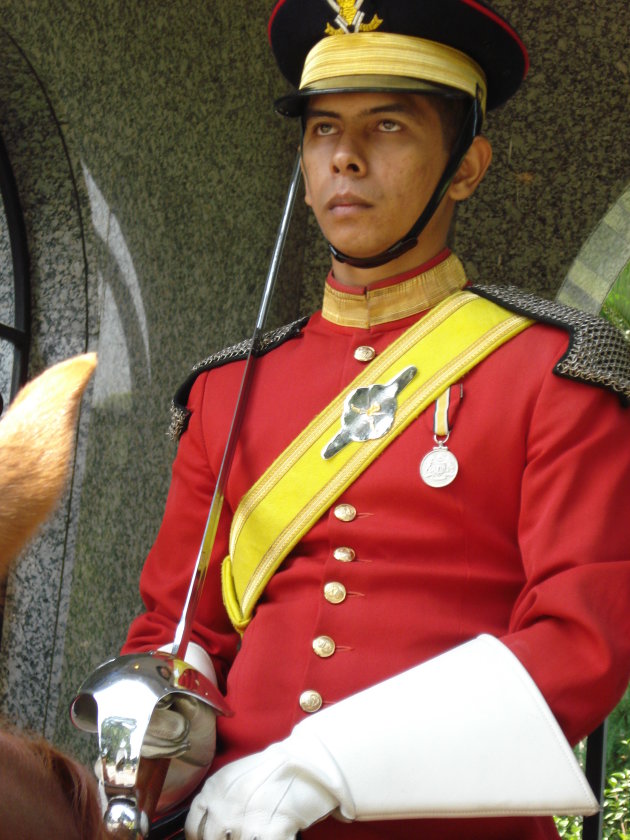 Wachter bij het paleis in KL