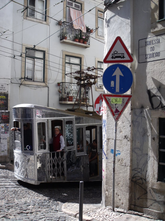 Elevador door Bairro Alto