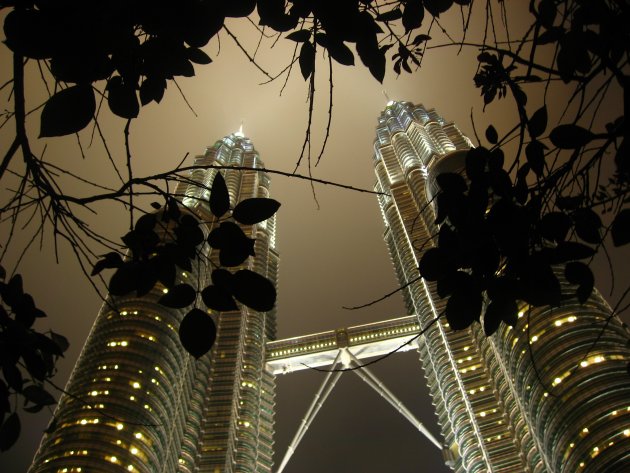 Petronas Towers in zwaar weer