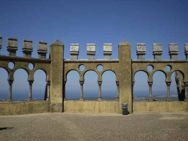 Uitzicht op zee vanaf het Palacio da Pena