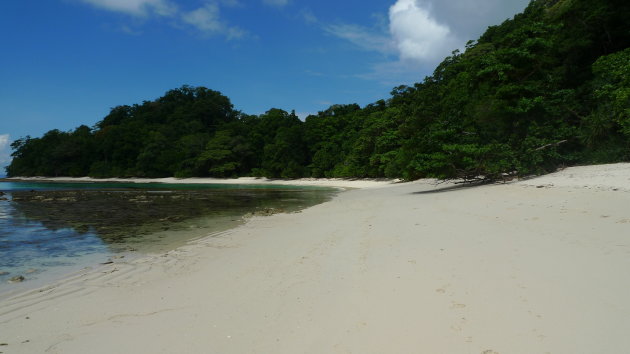 Kleine baai bij Radha Nagar beach