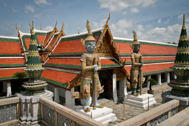 Reuzen beschermen de tempel