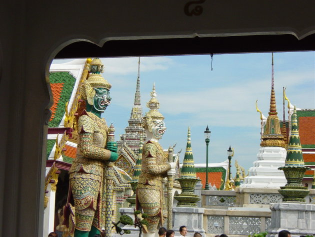 wachters in tempel Bangkok