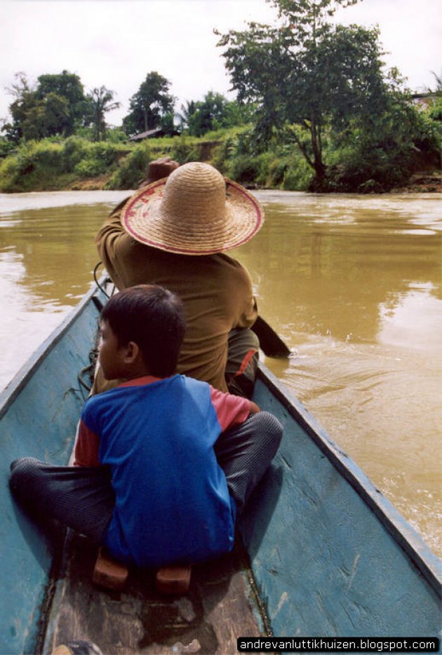 Tocht over de Sarawakrivier