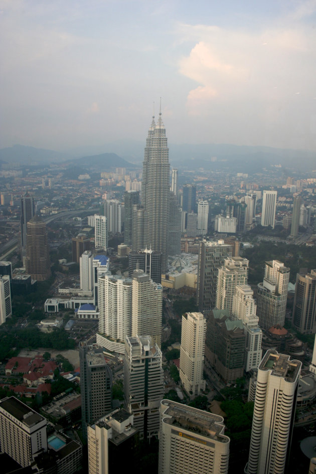 Petronas Twin Towers, gezien vanaf de KL (Menara) TV Tower