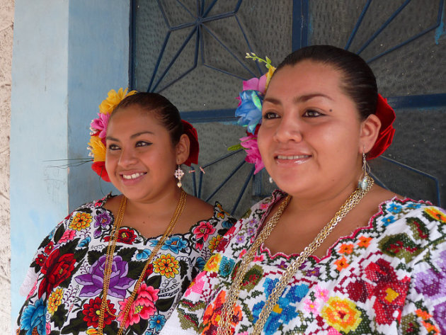 2 vrolijke Mexicaanse dames