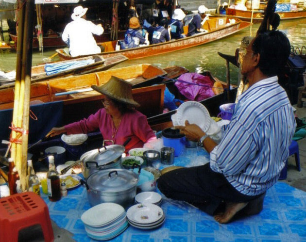 Floating kitchen