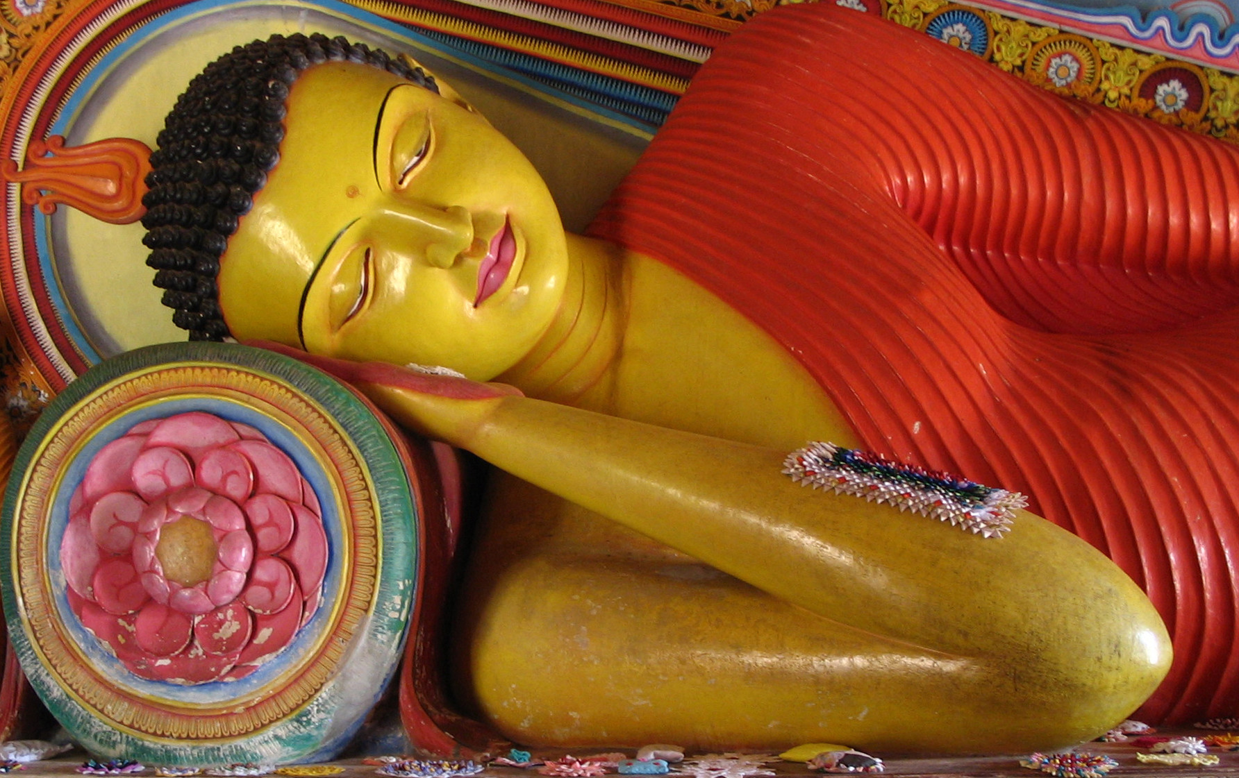In de meeste gevallen Scheur motor Liggende Boeddha in Sri Lanka | Columbus Travel