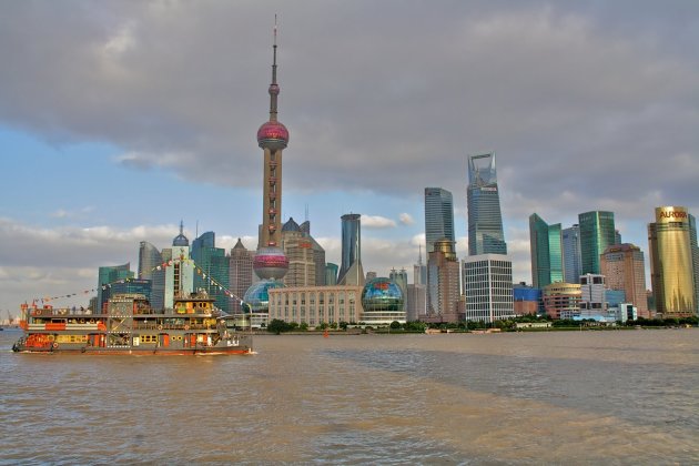 Zicht op Pudong vanaf de Bund