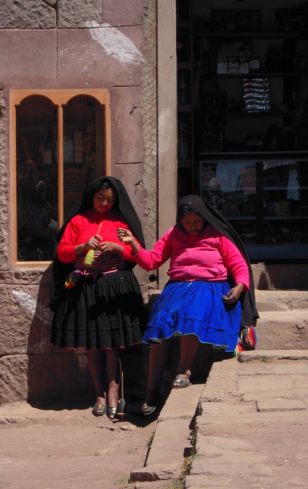 Vrouwen weven wol, Isla Taquile