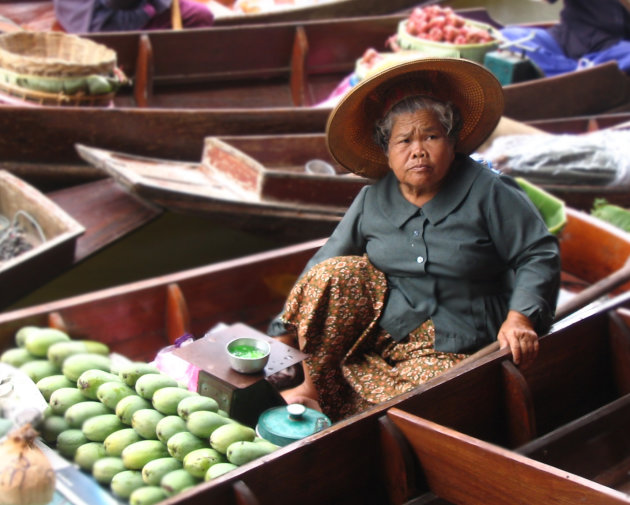 Floating markets