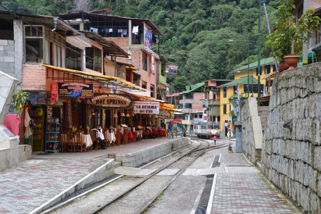 Treinspoor dwars door Aguas Calientes