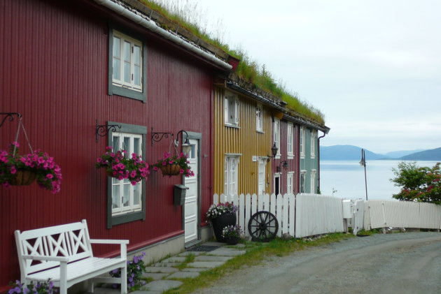 Houten huizen in Mo i Rana, Midden-Noorwegen