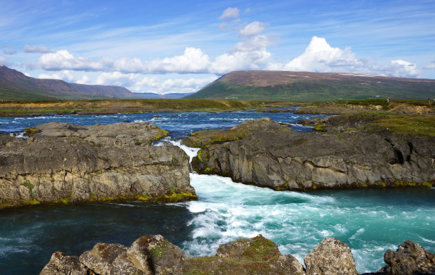 Skjalfandafljot een rivier met waterval