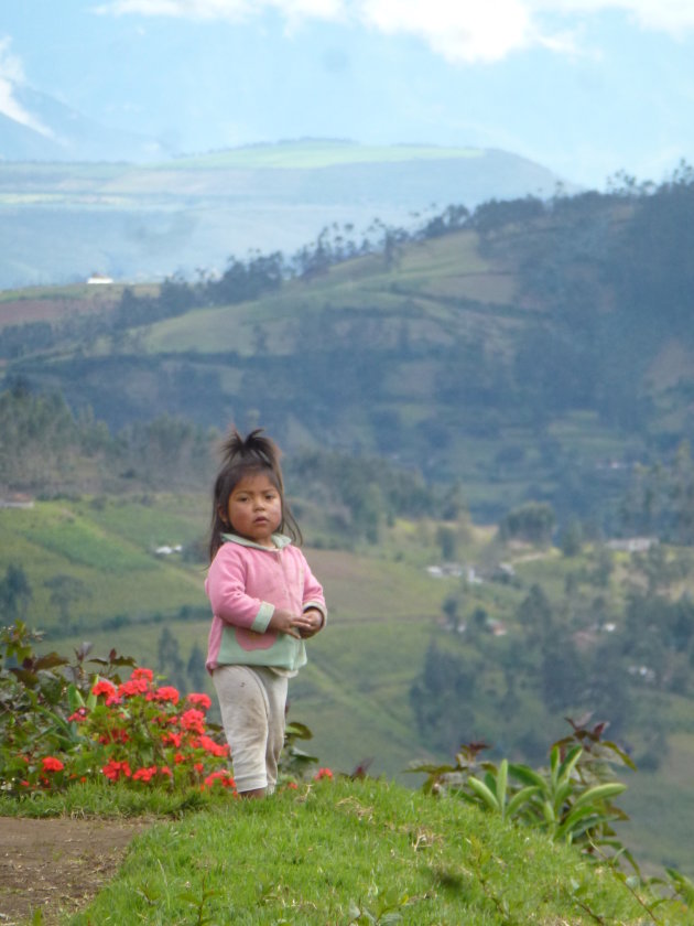Ecuadoriaans meisje in de noorderlijke bergen