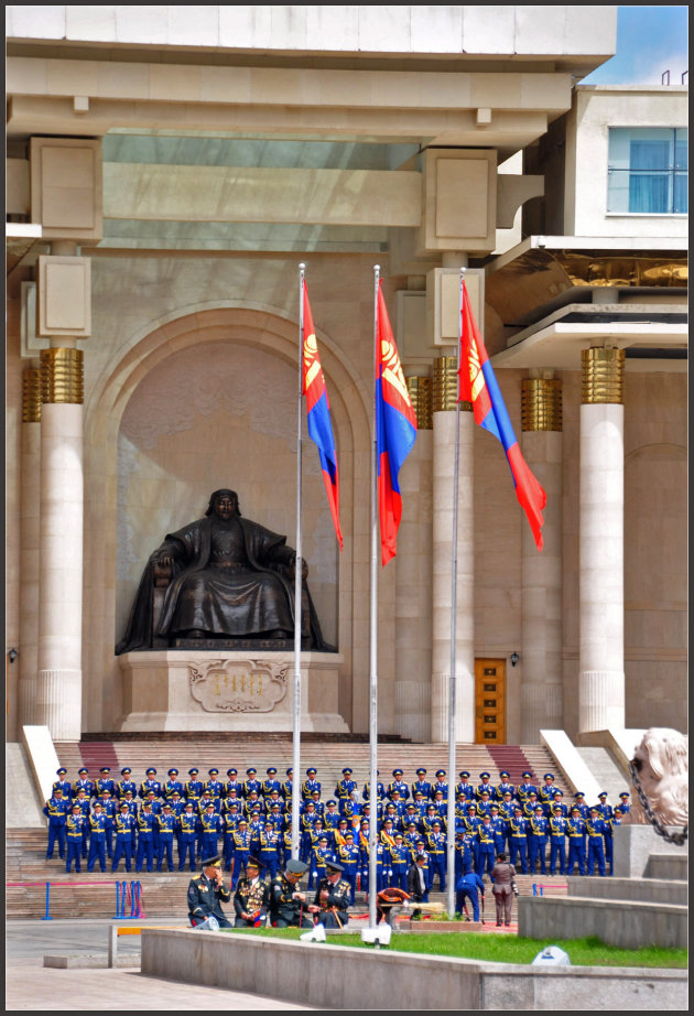 Op de foto met Chinggis Khan