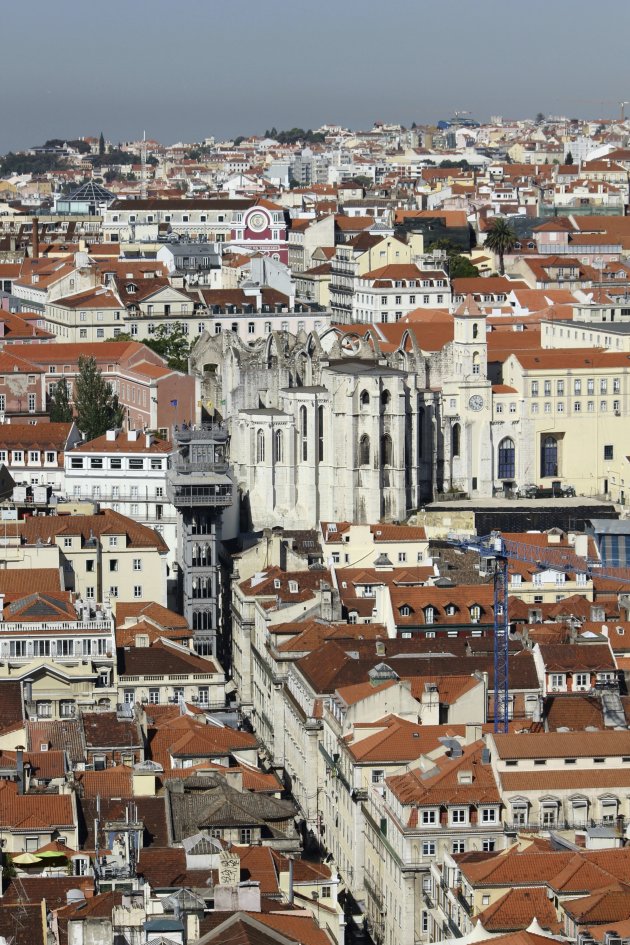 Zicht op Elavador de Santa Justa