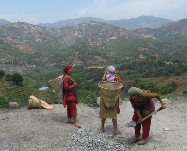 Wegwerkzaamheden in de Kathmandu vallei