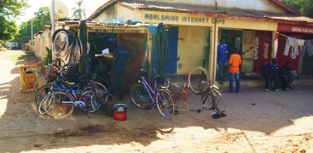 de plaatselijke fietsenmaker