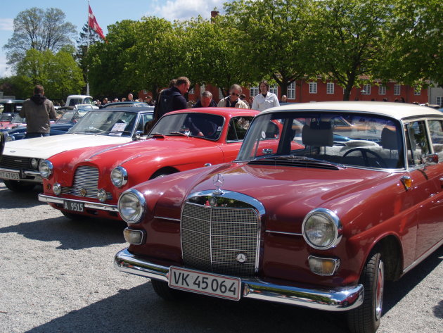 Drie prachtige oldtimers op een rij.