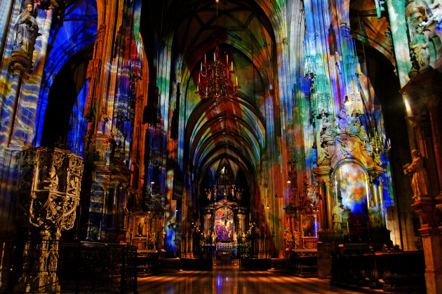 De Stephansdom gloeit