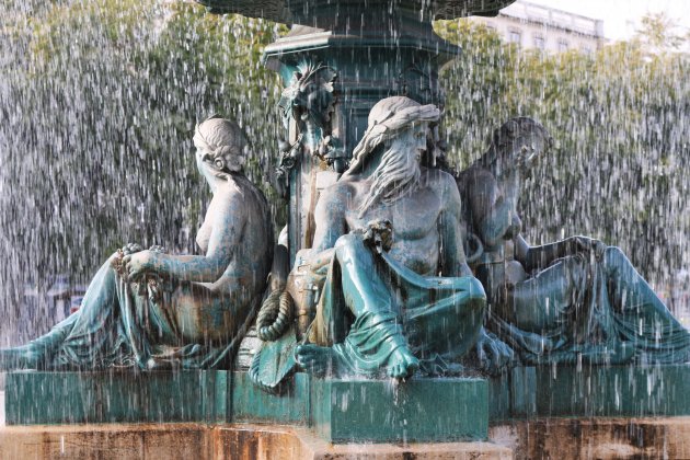 Beelden in de regen