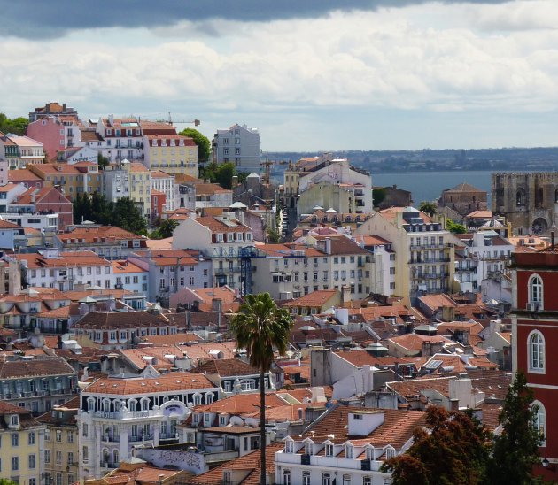 Donderwolken boven Lissabon