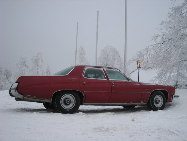 Met de oldtimer de sneeuw in!