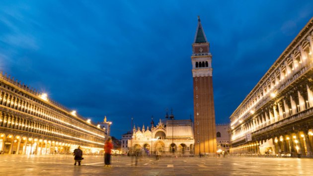 San Marco plein by night