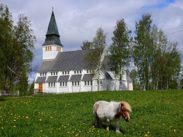 Bezoek een kerk in Zweden. 