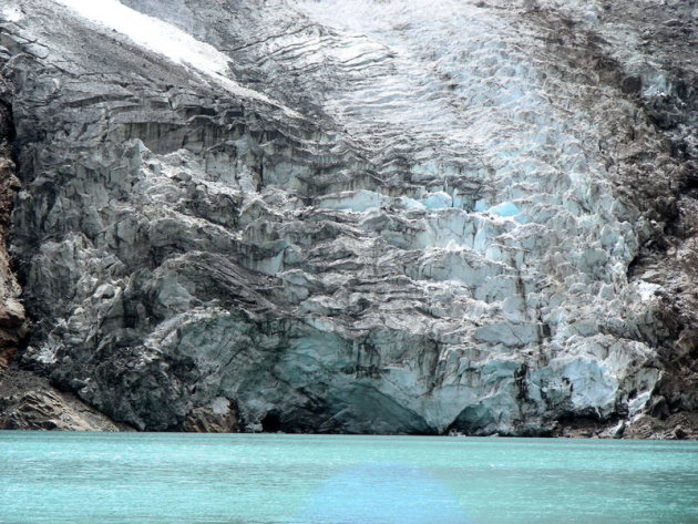 hoe een gletsjer in het meer uitkomt