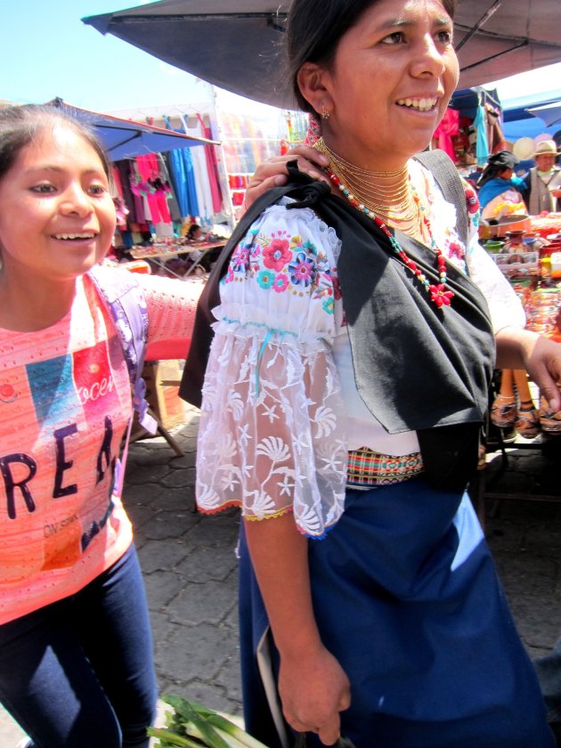 Otavalo (Ecuador) - de souvenirmarkt 
