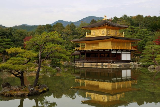 Het welbekende gouden paviljoen van Kyoto