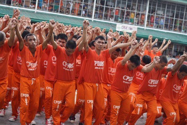 La vida local - CPDRC dancing inmates in Cebu, rehabilition project for prisoners!